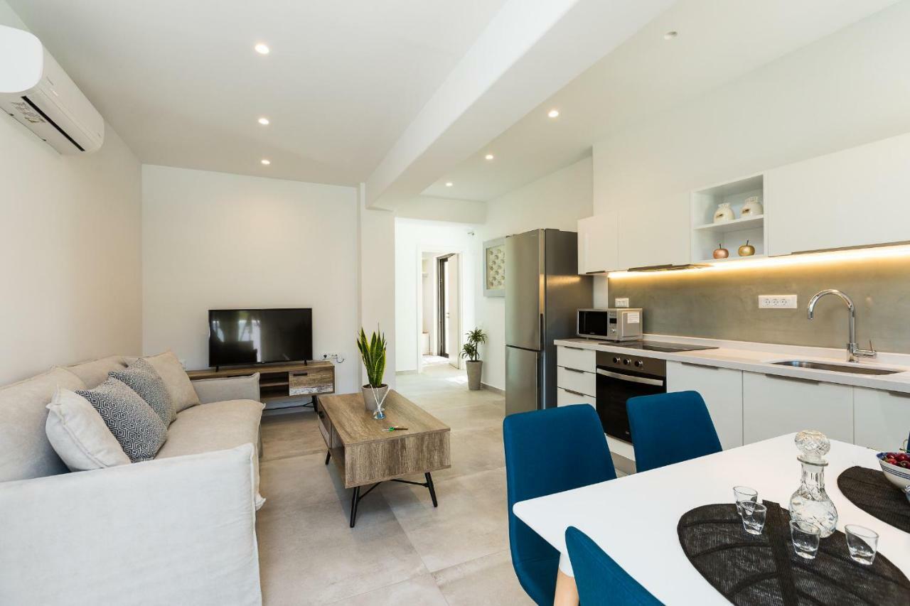 פלאקיאס Naiades Apartment- Minthi/ 1 Bedroom, Beachfront מראה חיצוני תמונה