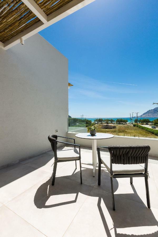 פלאקיאס Naiades Apartment- Minthi/ 1 Bedroom, Beachfront מראה חיצוני תמונה
